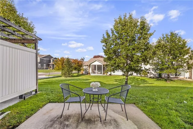 $300,000 | 8925 Inkster, Lenexa, KS 66227