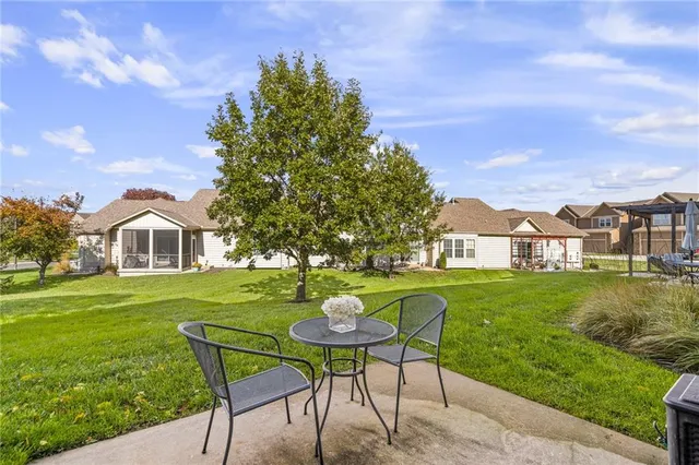 $300,000 | 8925 Inkster, Lenexa, KS 66227