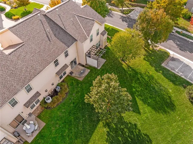 $300,000 | 8925 Inkster, Lenexa, KS 66227