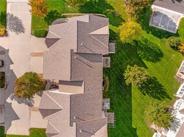 $300,000 | 8925 Inkster, Lenexa, KS 66227