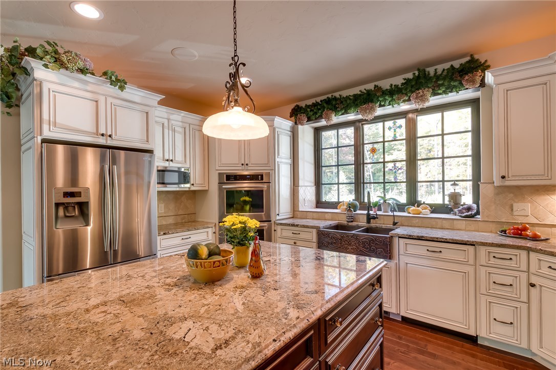 11575 Autunm Ridge Drive Chardon, OH 44024 - Photo 10 of 25 Gallery Image 10