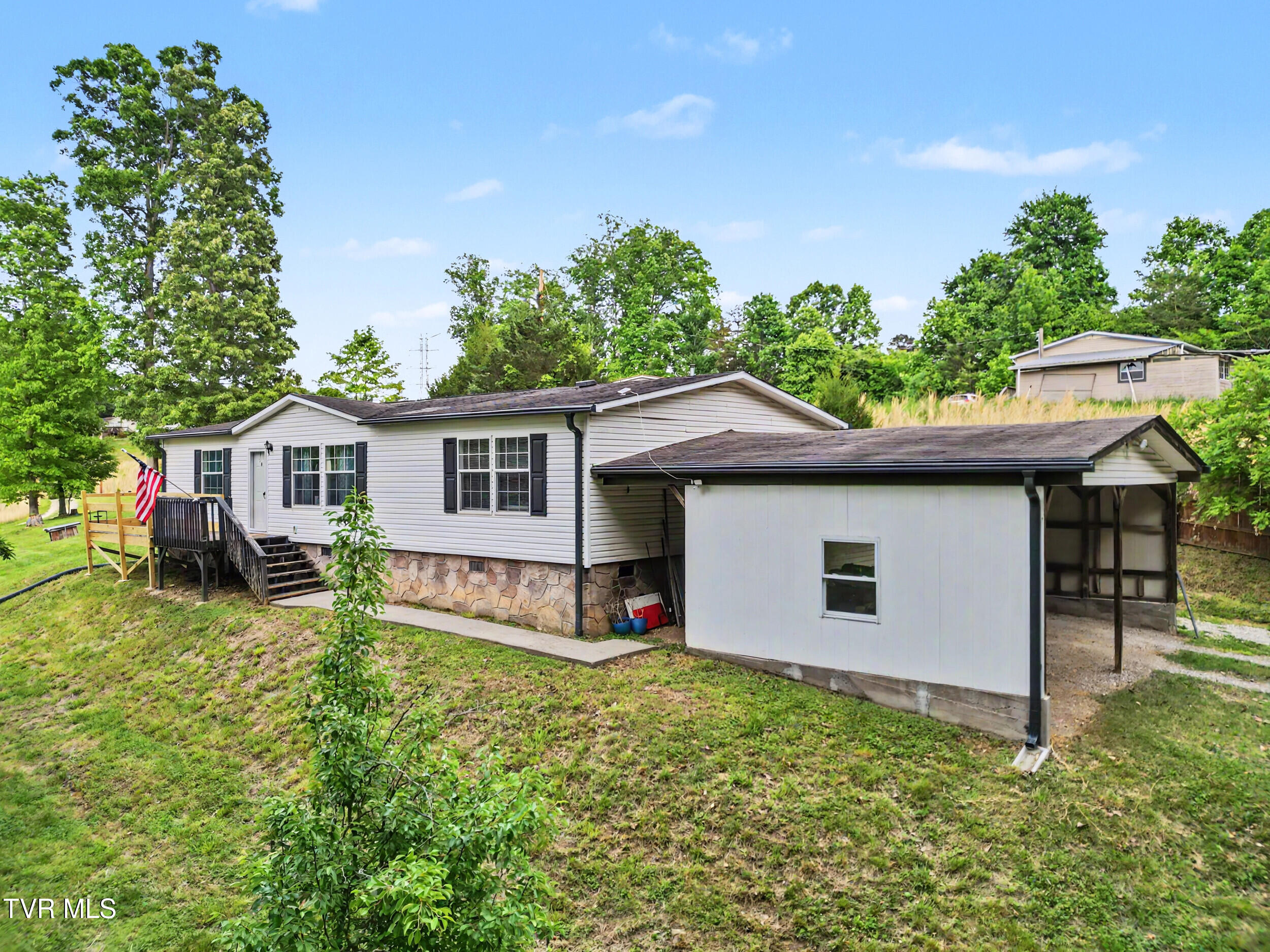 222 Moosetrail Lane Powell, TN 37849 - Photo 2 of 18 2_dji_0215