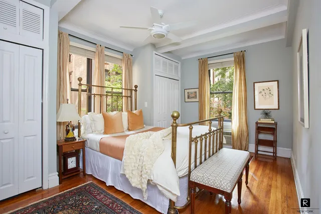 $899,000 | 325 East 57th Street, Unit 2D | Sutton Place