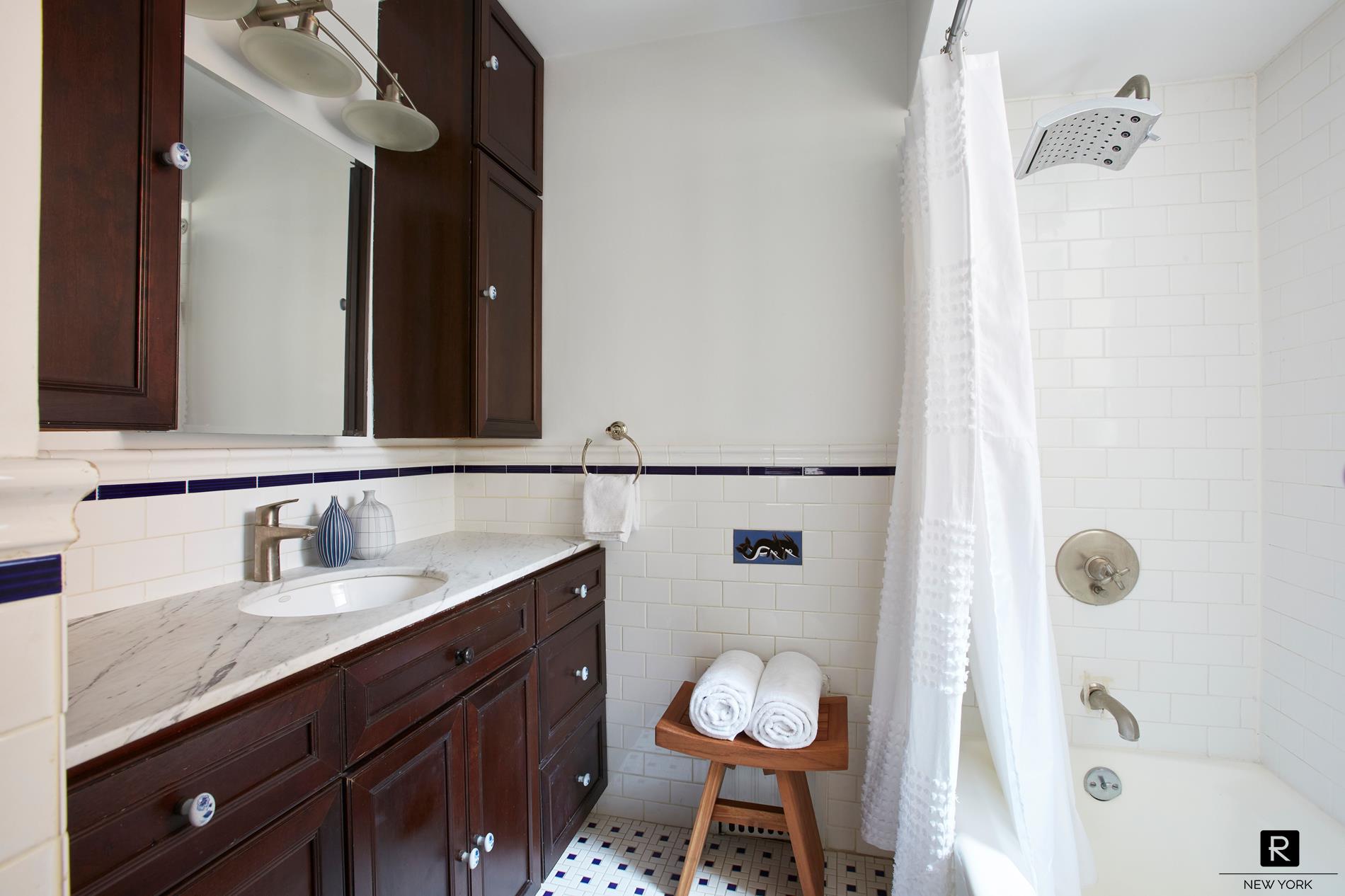 325 East 57th Street, Unit 2D Manhattan, NY 10022 - Photo 4 of 10