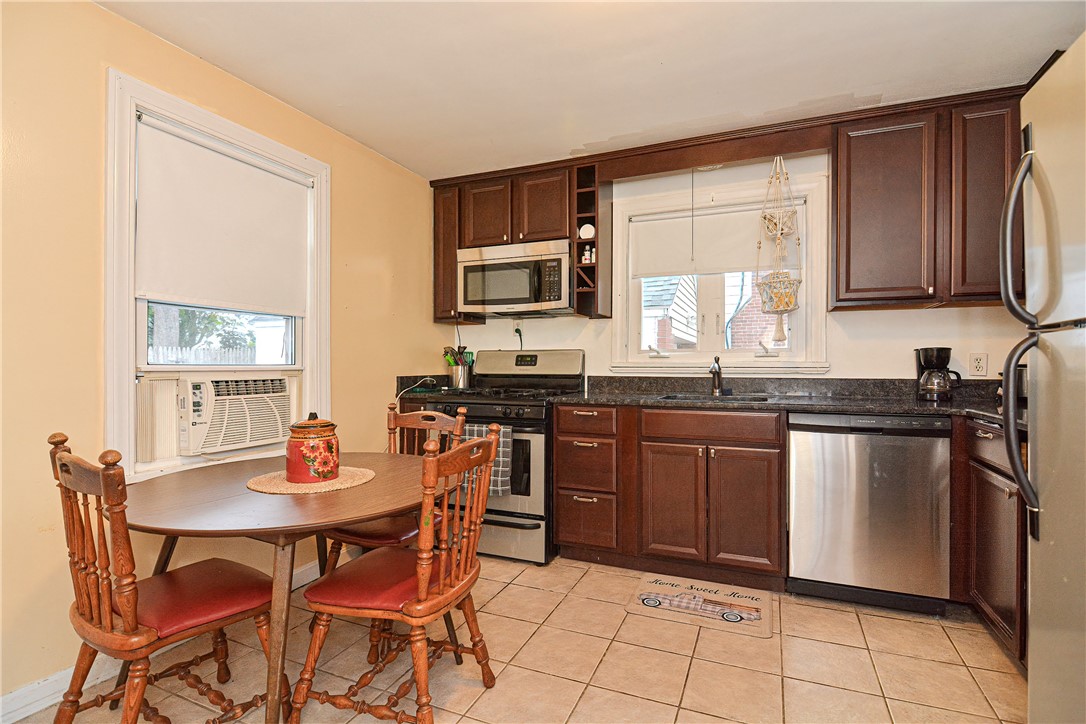 307 Woodhaven Road Pawtucket, RI 02861 - Photo 23 of 48