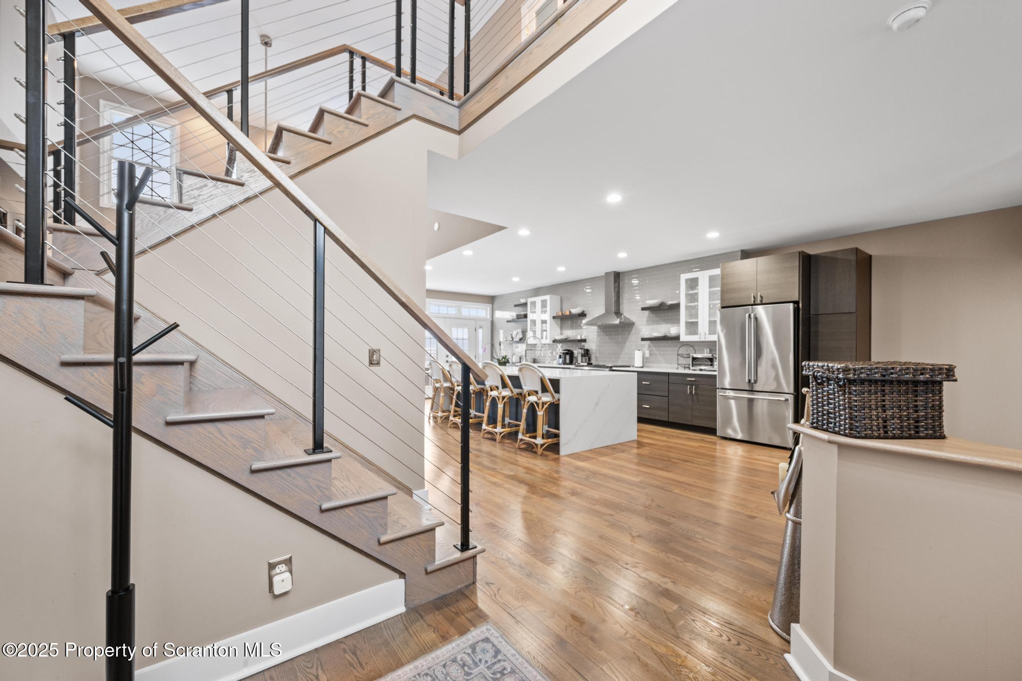 302 Thackeray Cl Moosic, PA 18507 - Photo 12 of 44 DSC_1779