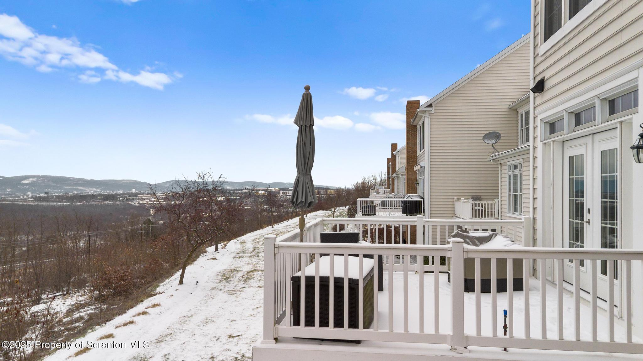 302 Thackeray Cl Moosic, PA 18507 - Photo 16 of 44 DJI_0355