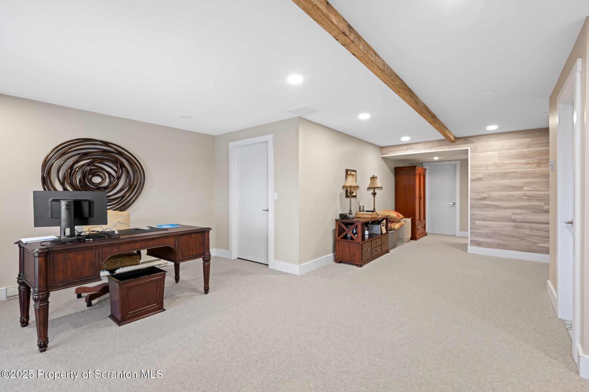 302 Thackeray Cl Moosic, PA 18507 - Photo 32 of 44 DSC_1894