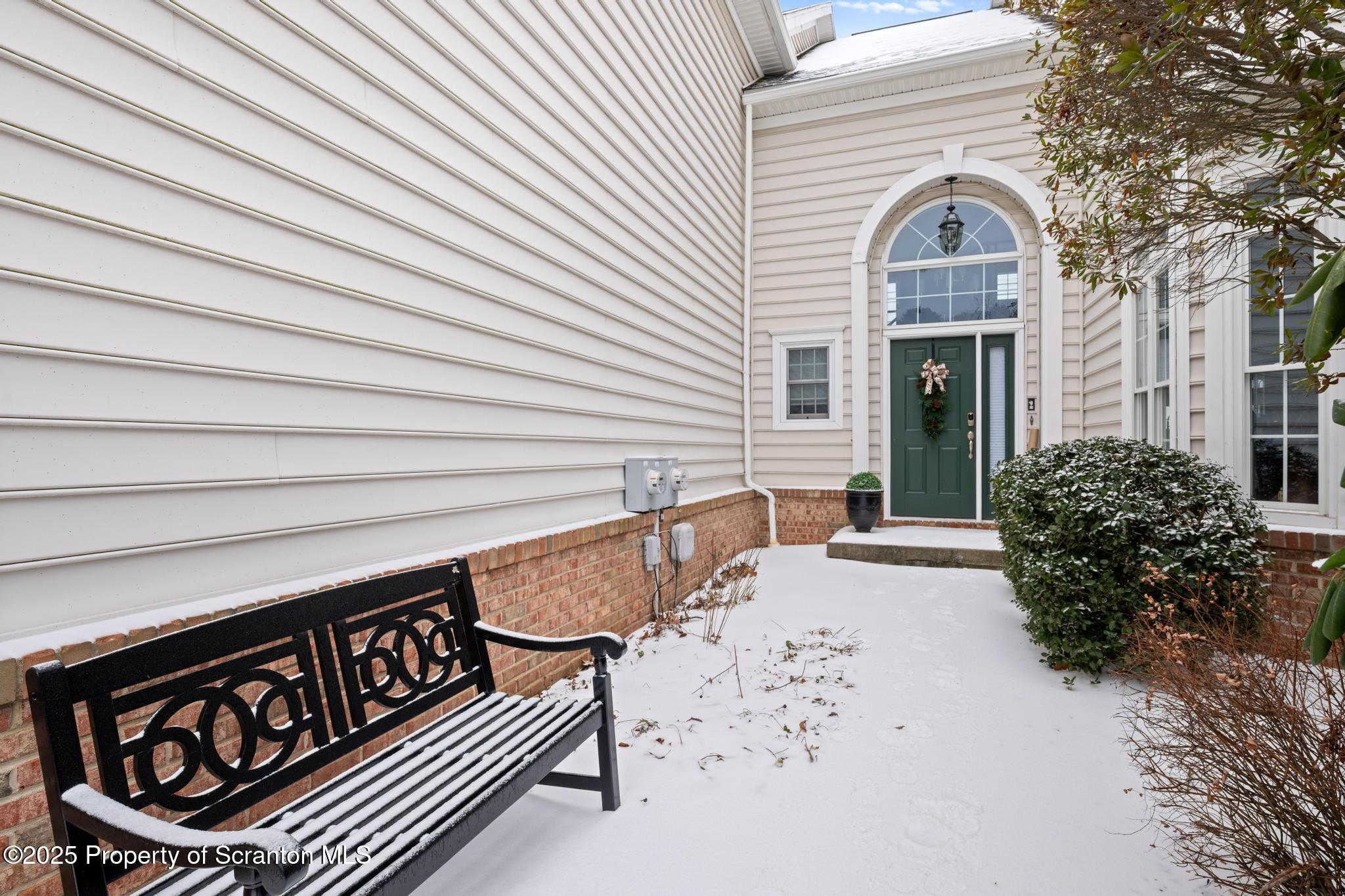 302 Thackeray Cl Moosic, PA 18507 - Photo 40 of 44 DSC_1939