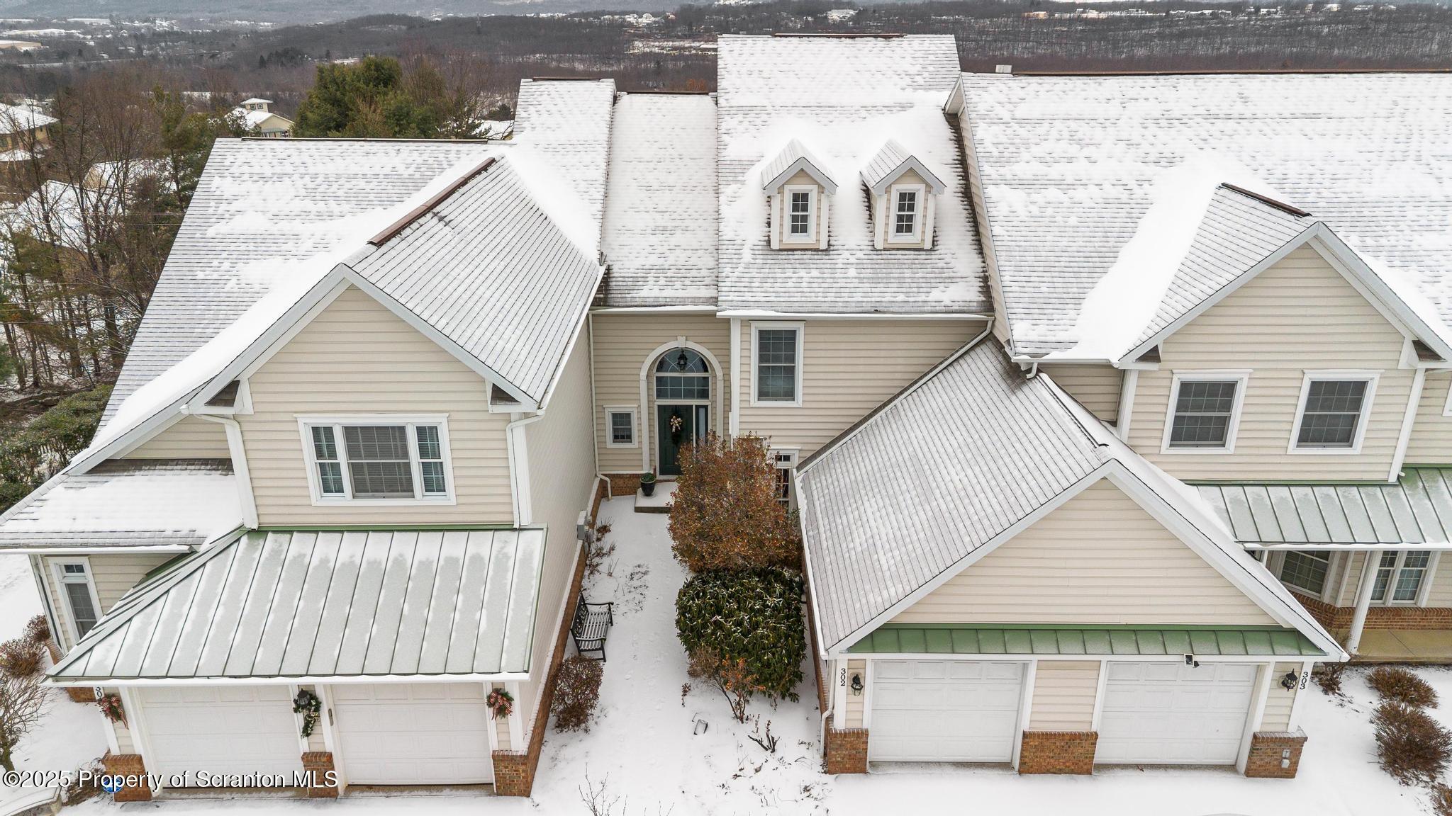 302 Thackeray Cl Moosic, PA 18507 - Photo 42 of 44 DJI_0347