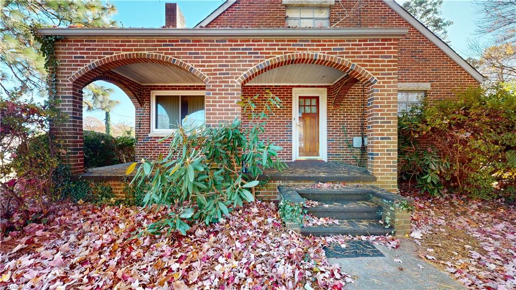 602 South Main Street Dobson, NC 27017 - Photo 4 of 46