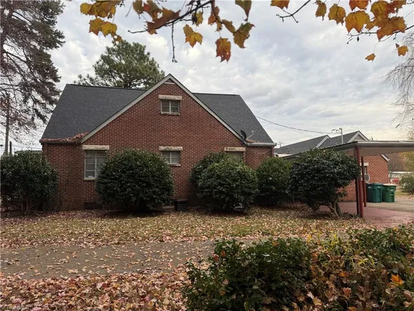 $250,000 | 602 South Main Street, Dobson, NC 27017