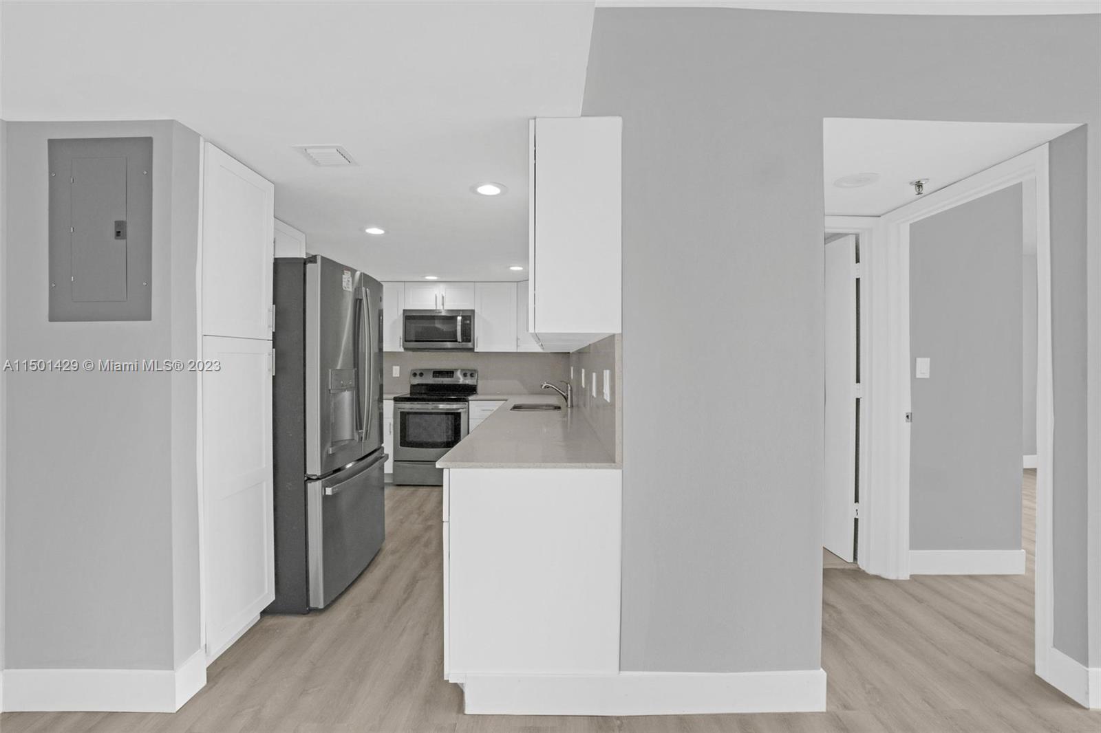 7786 Lakeside Boulevard, Unit 666 Boca Raton, FL 33434 - Photo 3 of 45 Gallery Image 3