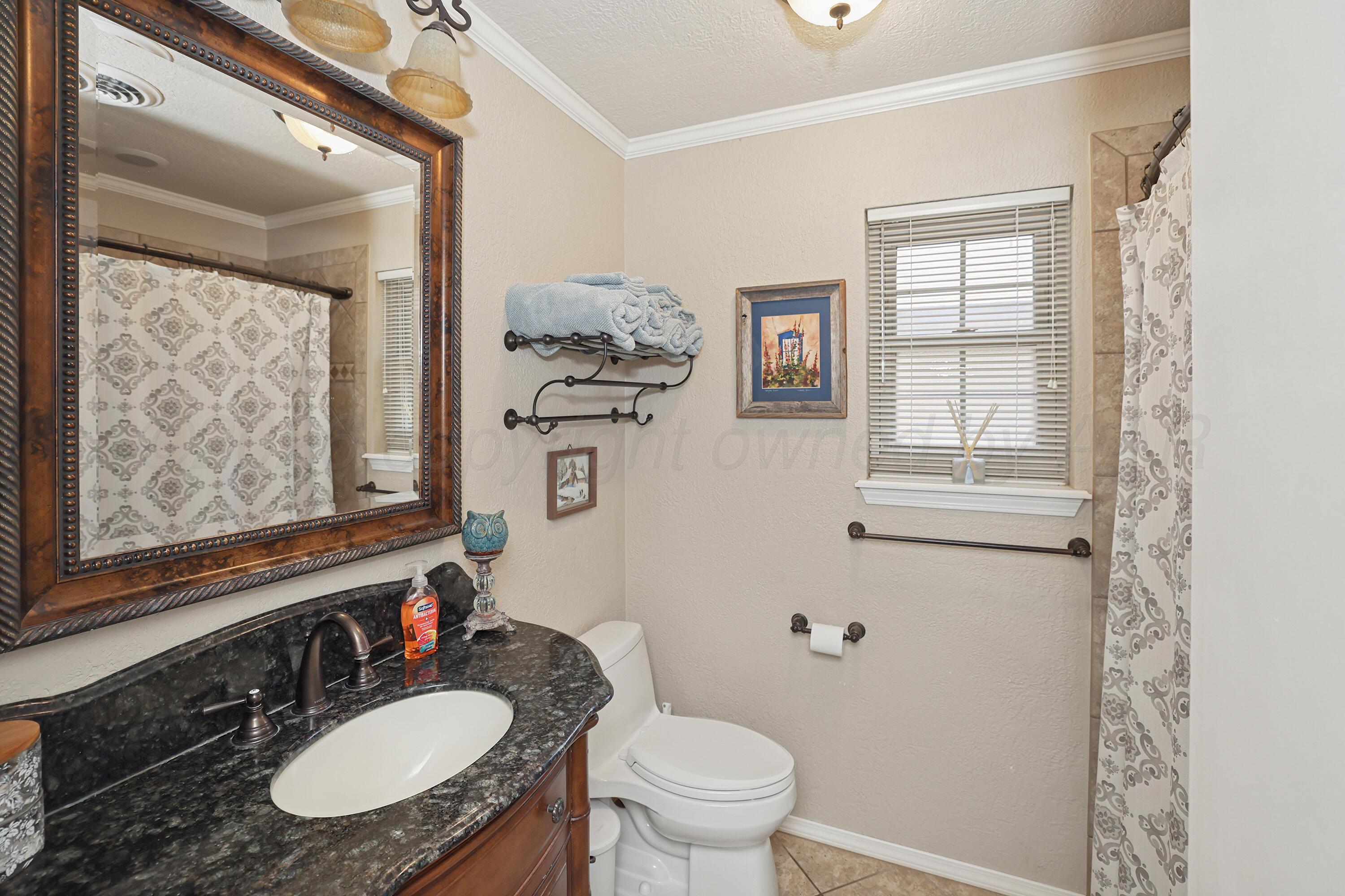 3306 Reeder Drive Amarillo, TX 79121 - Photo 20 of 33 20-Bathroom