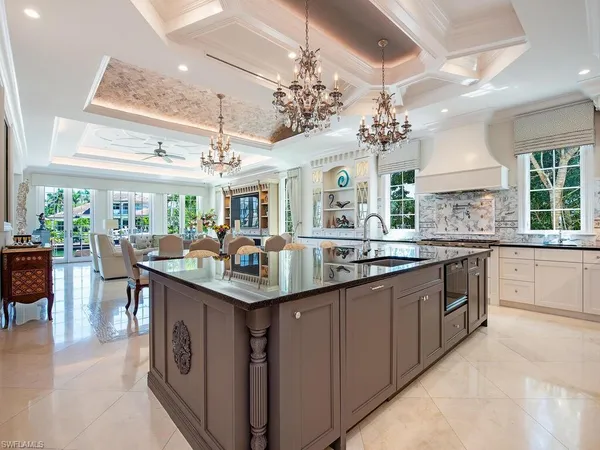 $9,975,000 | 233 Mermaids Bight, Naples, FL 34103