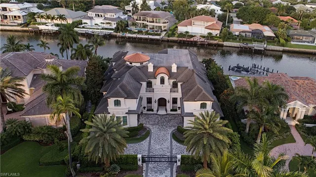 $10,975,000 | 233 Mermaids Bight, Naples, FL 34103