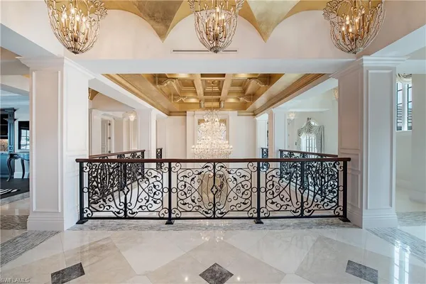 $9,975,000 | 233 Mermaids Bight, Naples, FL 34103