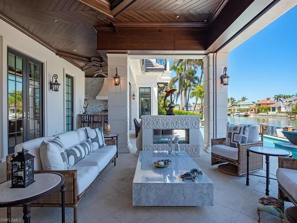 $9,975,000 | 233 Mermaids Bight, Naples, FL 34103
