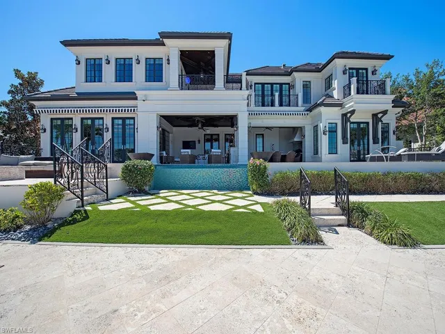 $10,975,000 | 233 Mermaids Bight, Naples, FL 34103