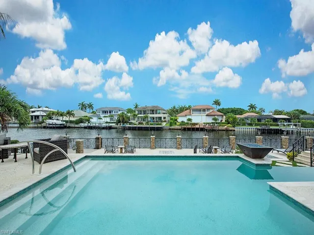 $10,975,000 | 233 Mermaids Bight, Naples, FL 34103