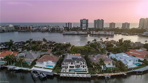 $9,975,000 | 233 Mermaids Bight, Naples, FL 34103