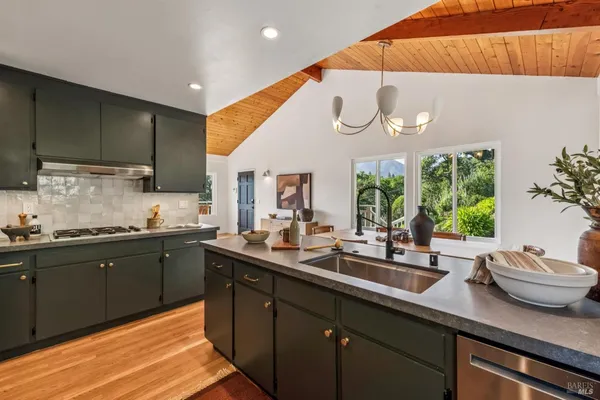 $1,995,000 | 120 East Manor Drive, Mill Valley, CA 94941