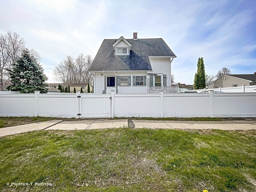 97 Rowland Street Springfield, MA 01107 - Photo 3 of 33 Gallery Image 3