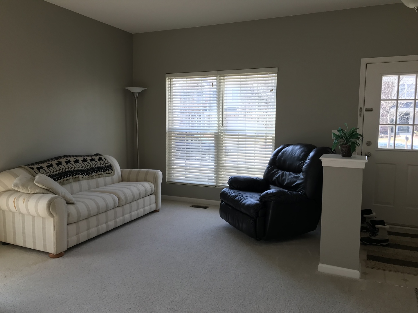332 Stonegate Road Bolingbrook, IL 60440 - Photo 5 of 21