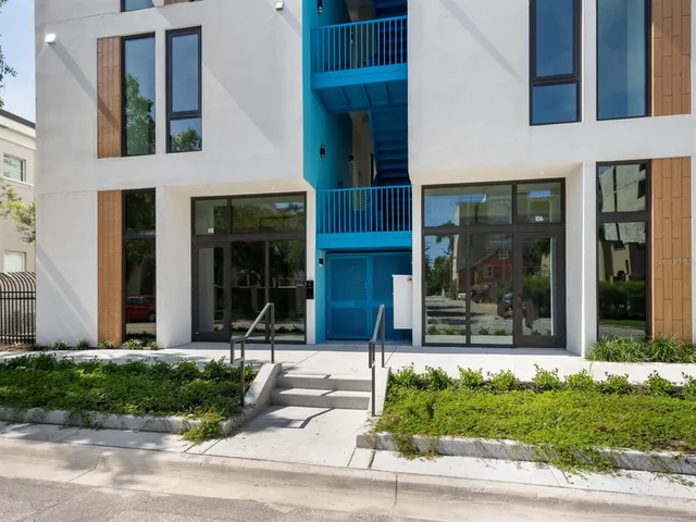 $695,000 | 1558 4th Street, Unit 406, Sarasota, FL 34236