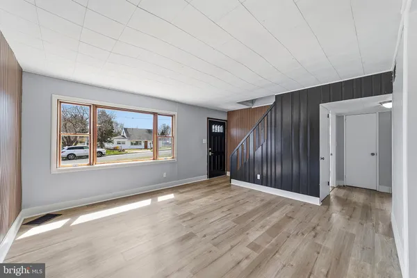 $375,000 | 27 Walton Avenue, Ewing, NJ 08618