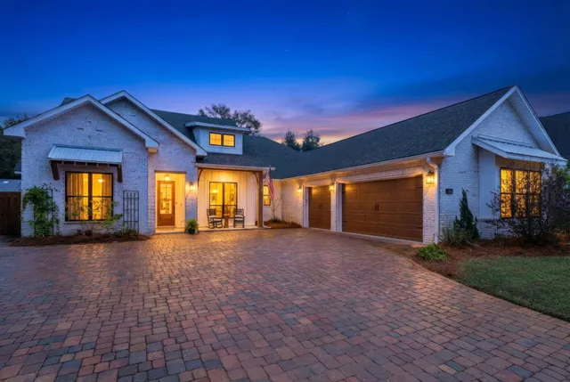 $897,000 | 1412 West Shores Boulevard, Gulf Breeze, FL 32563
