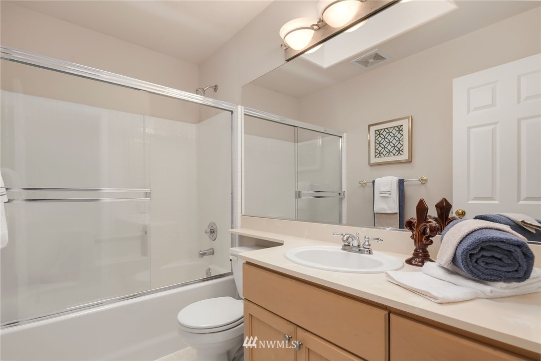580 Elma Place Northeast Renton, WA 98059 - Photo 14 of 17 Gallery Image 14