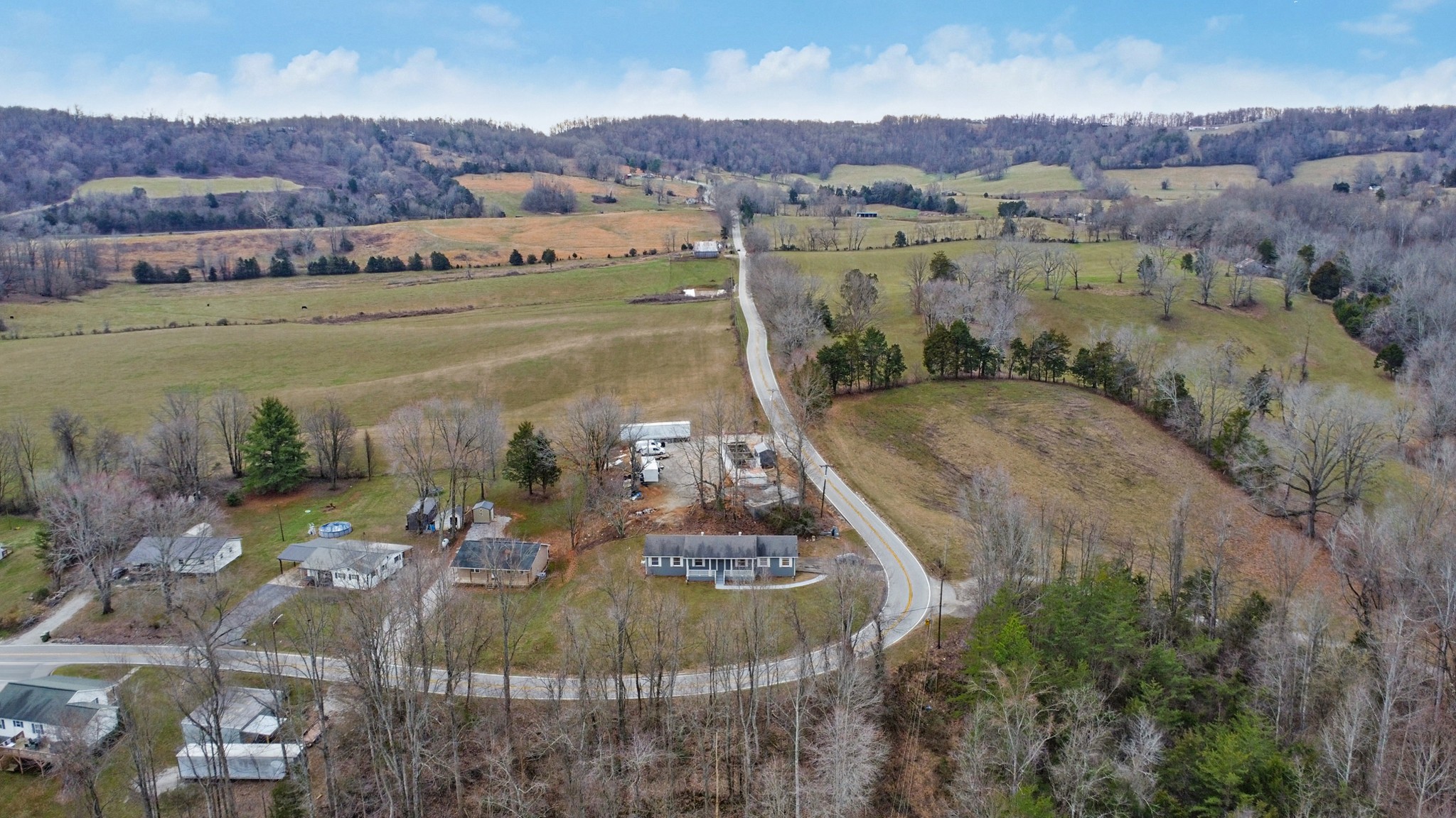 423 South Main Street Byrdstown, TN 38549 - Photo 4 of 36 Gallery Image 4