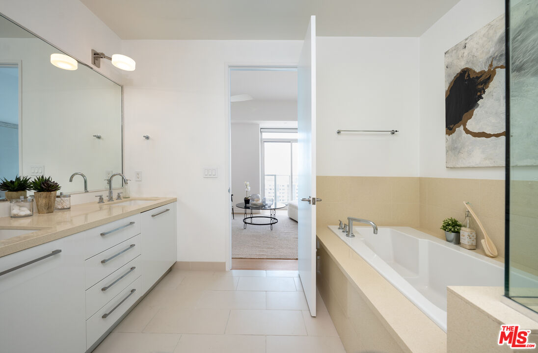3111 Vía Dolce, Unit 903 Marina del Rey, CA 90292 - Photo 25 of 47