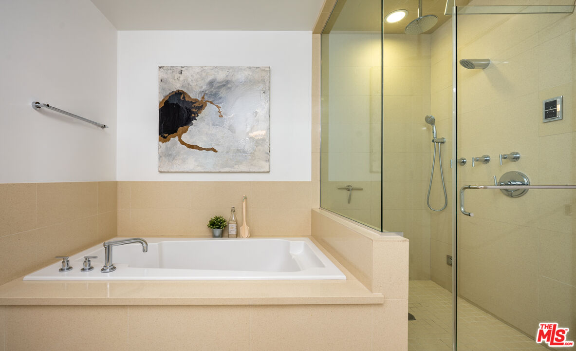3111 Vía Dolce, Unit 903 Marina del Rey, CA 90292 - Photo 27 of 47