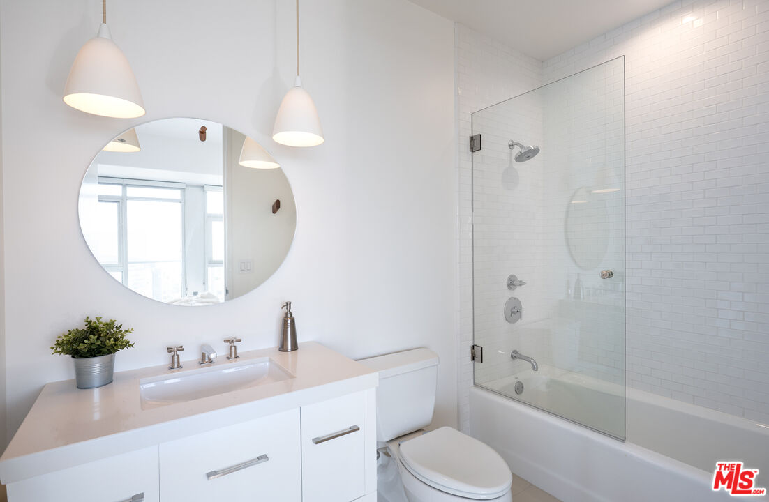 3111 Vía Dolce, Unit 903 Marina del Rey, CA 90292 - Photo 31 of 47