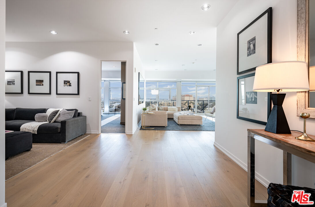 3111 Vía Dolce, Unit 903 Marina del Rey, CA 90292 - Photo 33 of 47