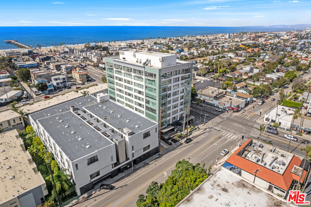 3111 Vía Dolce, Unit 903 Marina del Rey, CA 90292 - Photo 4 of 47