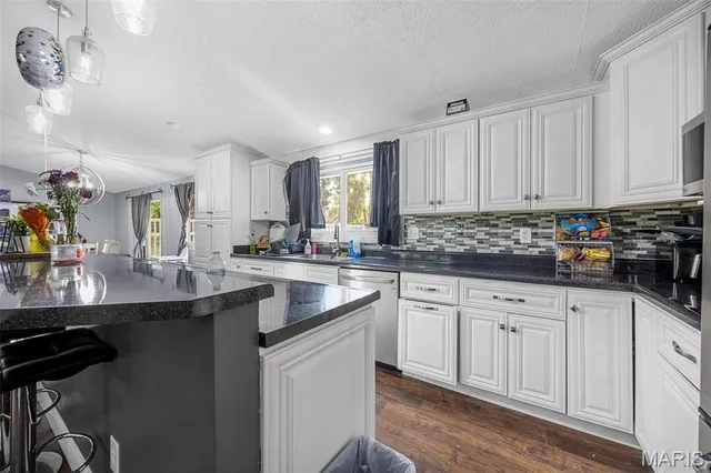 $389,900 | 2850 S Highway West, Winfield, MO 63389