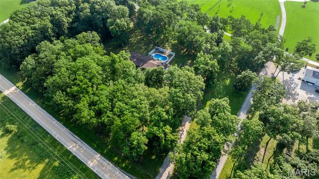 $389,900 | 2850 S Highway West, Winfield, MO 63389