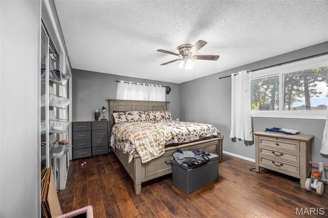 $389,900 | 2850 S Highway West, Winfield, MO 63389