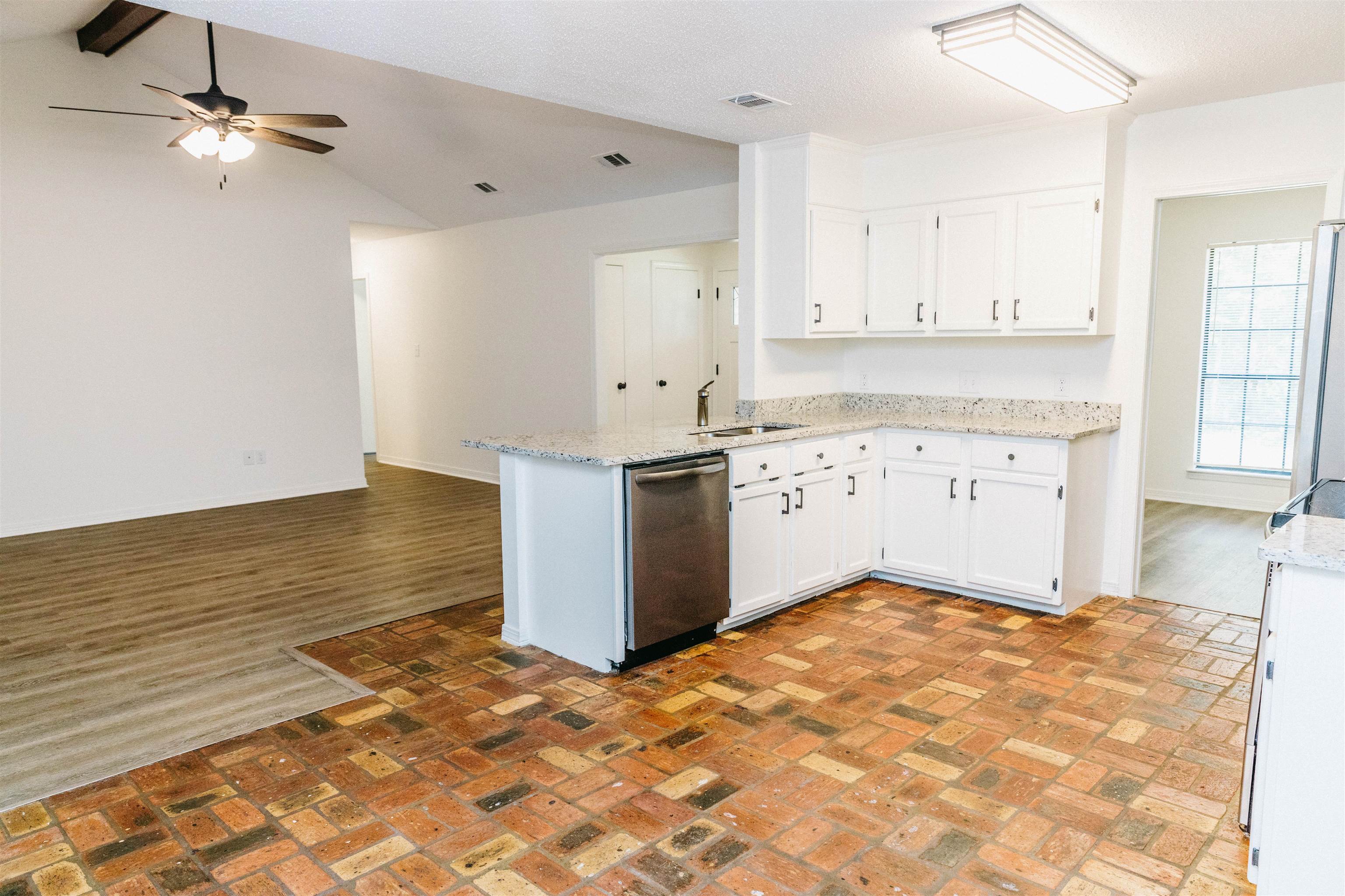 154 Greenbay Circle Daphne, AL 36526 - Photo 6 of 17