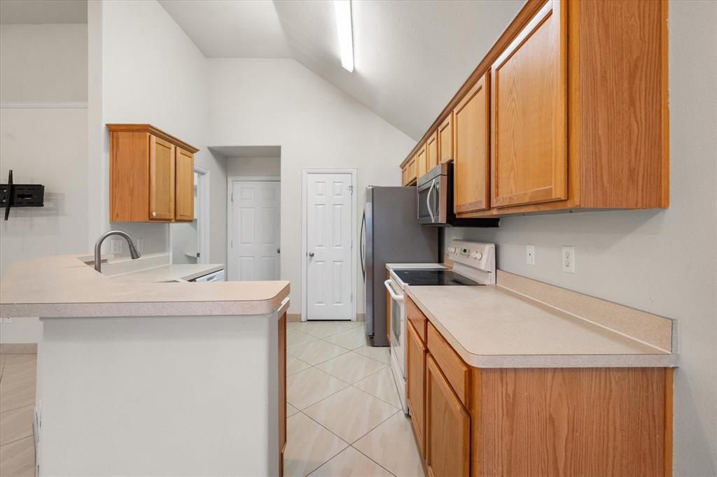 4412 Ridgeway Drive Mansfield, TX 76063 - Photo 17 of 32