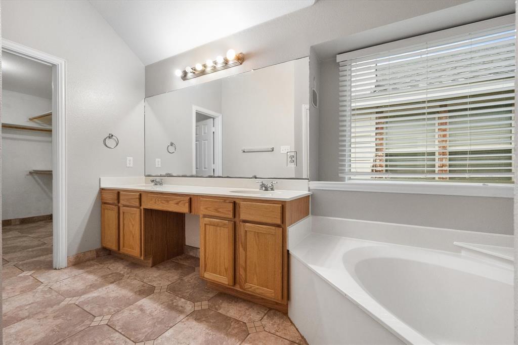 4412 Ridgeway Drive Mansfield, TX 76063 - Photo 27 of 32