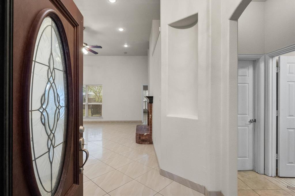 4412 Ridgeway Drive Mansfield, TX 76063 - Photo 7 of 32