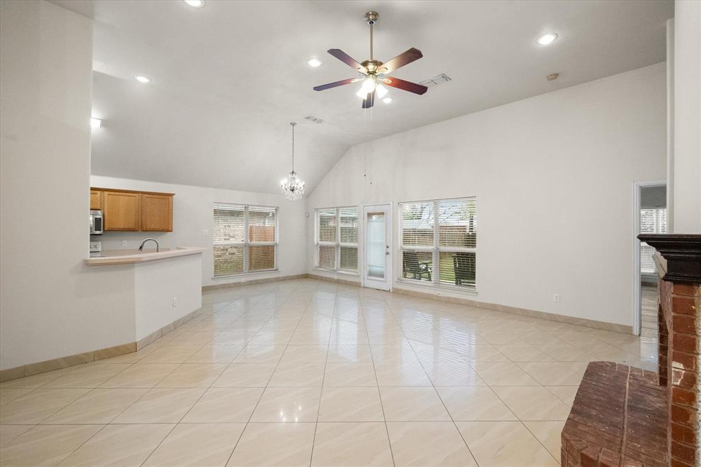 4412 Ridgeway Drive Mansfield, TX 76063 - Photo 10 of 32