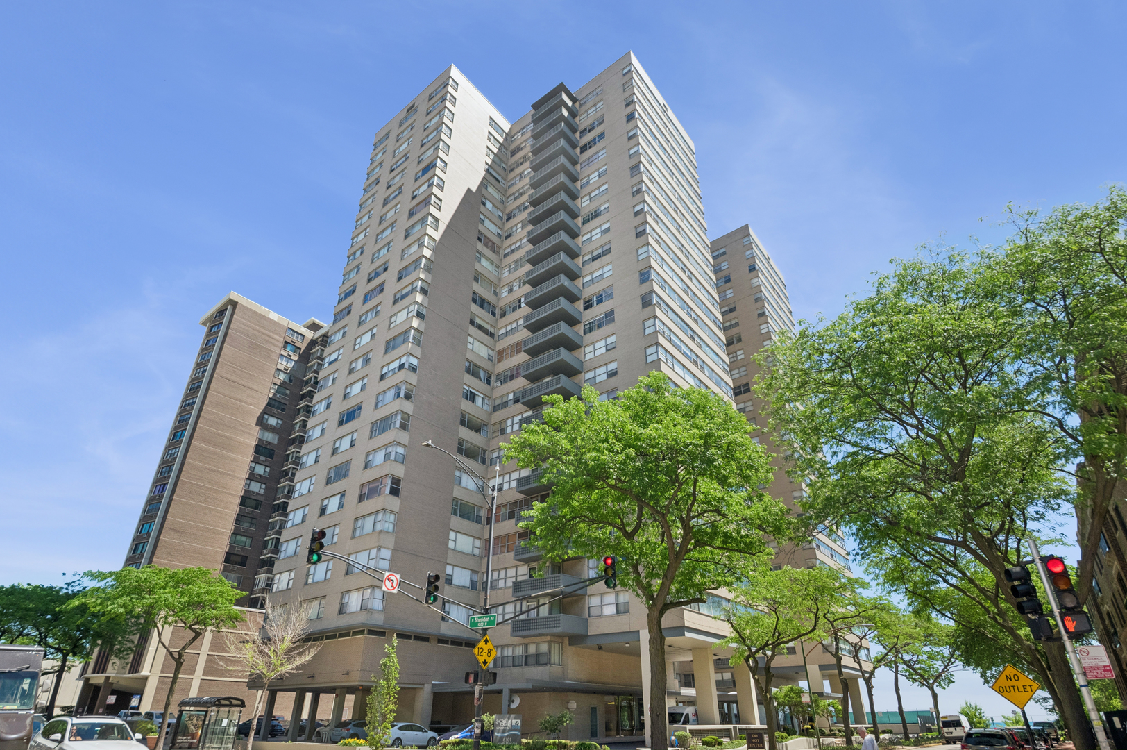 6301 North Sheridan Road, Unit 11L Chicago, IL 60660 - Photo 1 of 21