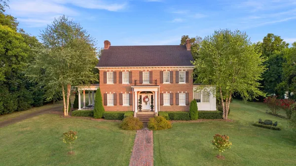 $1,260,000 | 211 West Blackwell Street, Tullahoma, TN 37388
