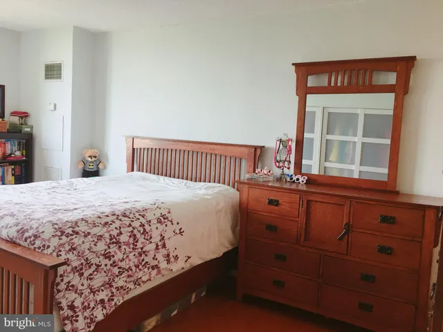 $2,500 | 5500 Holmes Run Parkway, Unit 1404, Alexandria, VA 22304