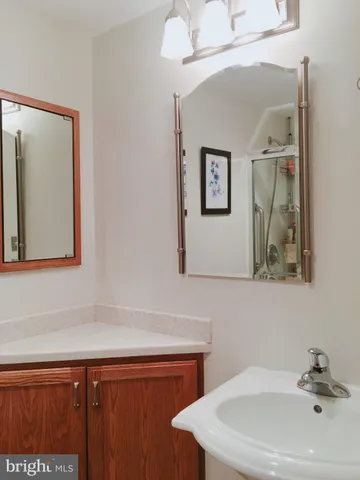 $2,500 | 5500 Holmes Run Parkway, Unit 1404, Alexandria, VA 22304